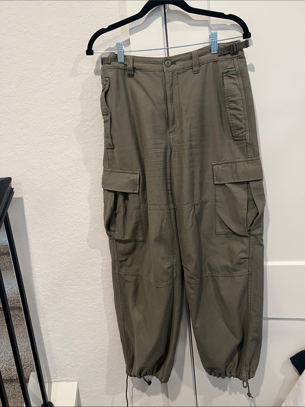 Aritzia TNA Olive Green Cargo Pants with Drawstring Hems